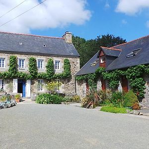 Manoir De Kercadic Bed & Breakfast Squiffiec Exterior photo