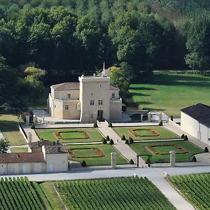 Château La Tour Carnet Bed & Breakfast Saint-Laurent-de-Medoc Exterior photo