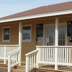 Tilden Country Inn Exterior photo