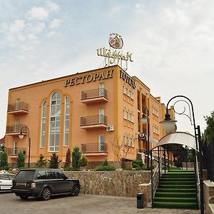 Premier Hotel Shafran Sumî Exterior photo