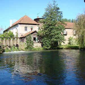 Le Moulin De Fillievres Bed & Breakfast Exterior photo