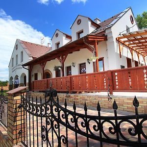 Gesztenyes Vendeghaz Hotel Garáb Exterior photo