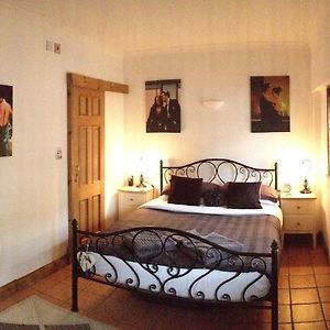 Tanglewood Gatwick Bed & Breakfast Bed & Breakfast Crawley  Room photo