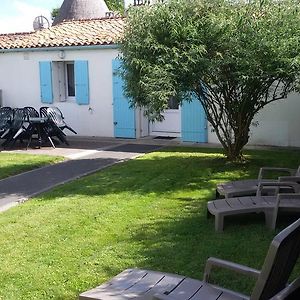 Gite Du Moulin De La Croix Villa Arces-sur-Gironde Exterior photo