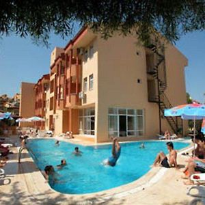 Club Aladdin Apartments Marmaris Exterior photo