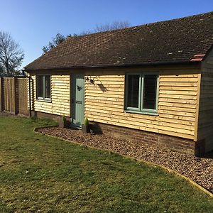 Little Banks Barn Apartment Ringwood Exterior photo