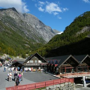 Briksdalsbre Fjellstove Hotel Exterior photo