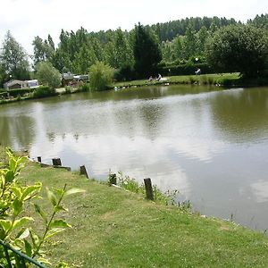 Auberge Des Etangs Roussent Exterior photo