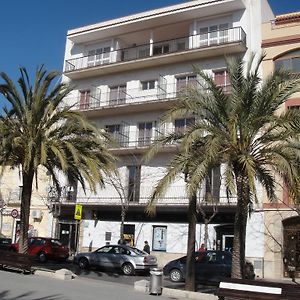 Hostal Residencia Celma Hotel Sant Carlos de la Ràpita Exterior photo