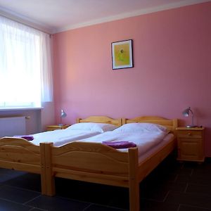 Penzion U Dvou Lip Hotel Drnholec Room photo