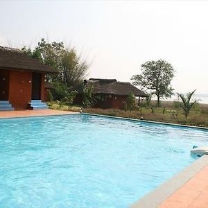 Red Earth Kabini Hotel Begūr Exterior photo