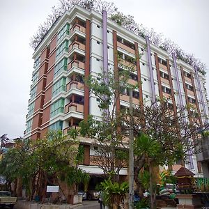 Latin Garden Hotel Bangkok Exterior photo