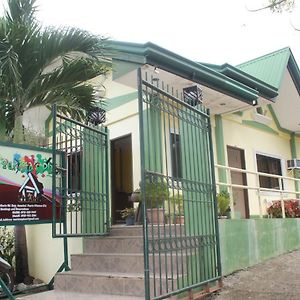 Touristas Place Bed & Breakfast Tiniguiban Exterior photo