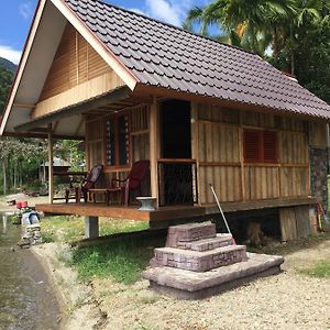 Muaro Beach Bungalows Maninjau Exterior photo