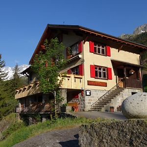 Gasthaus Goescheneralp Hotel Göschenen Exterior photo