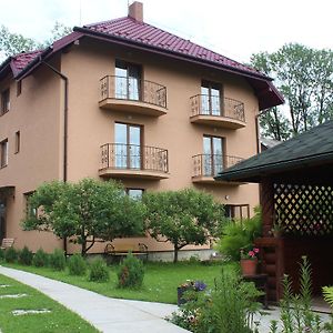 Sukhoviia Hotel Frasin Exterior photo