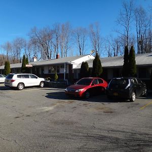 Budget Motor Inn- Mahopac Exterior photo