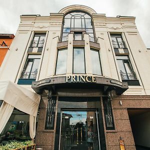 Prince Hotel Hust Exterior photo