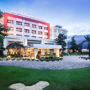 Mercure Palu Hotel Exterior photo