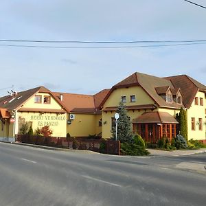 Berki Vendeglo Es Hotel Körmend Exterior photo