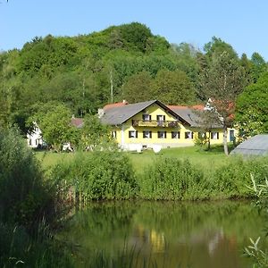 Fruehstueckspension Krump Bed & Breakfast Bad Waltersdorf Exterior photo