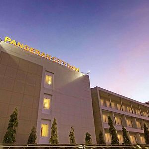 Hotel Pangeran City Padang  Exterior photo