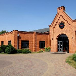 Hotel Nest Gniezno Exterior photo