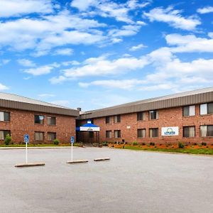 Days Inn By Wyndham Midland Exterior photo