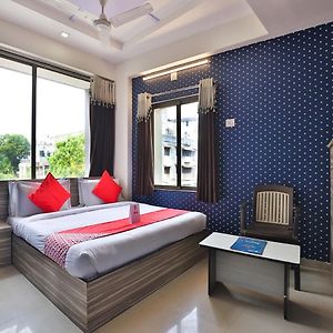 Oyo 2656 Hotel Sunstar Ahmedabad Exterior photo