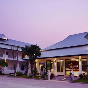 Rittiboon Vintage Hotel Phrae Exterior photo