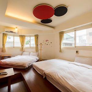 Little England Fengjia Guest House Taichung Exterior photo