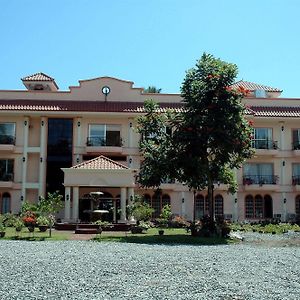 Chateau Del Mar Hotel Davao City Exterior photo