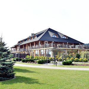 Hotel Swietokrzyski Dwor Nowa Slupia Exterior photo
