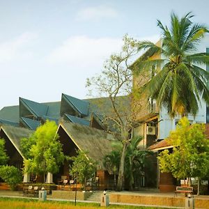 Avasta Resort And Spa Holambra Exterior photo