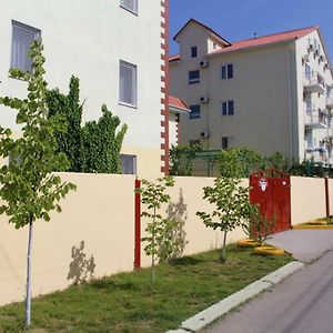 Частные Апартаменты Мезенцевых Bugaz Exterior photo