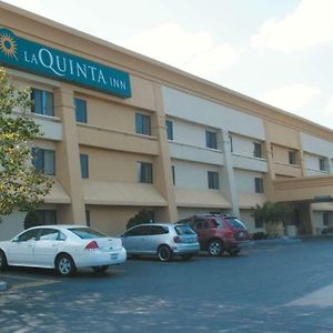 La Quinta Inn By Wyndham Milwaukee West Brookfield Exterior photo