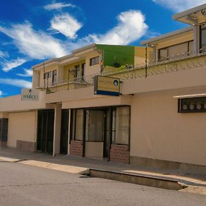 Hotel Bamboo Aeropuerto Alajuela Exterior photo