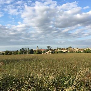 Le Grenier 1 Rue Verte Tusson 16140 France Bed & Breakfast Exterior photo