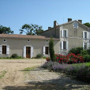 Domaine Les Galards Bed & Breakfast Le Garde Exterior photo