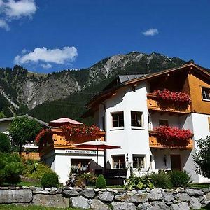 Haus Frainer Apartment Wald am Arlberg Exterior photo