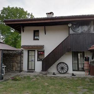 Butikova Kesta " Meri " Apartment Oreşak Exterior photo