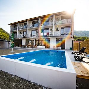 Vila La Faleza Dubova Hotel Exterior photo