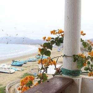 Hostal Humpback Internacional Hotel Puerto López Exterior photo