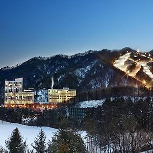 Hanwha Resort Phoenix Park Pyeongchang Exterior photo