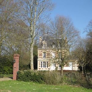 Château de Launay Bed & Breakfast Méry-Corbon Exterior photo