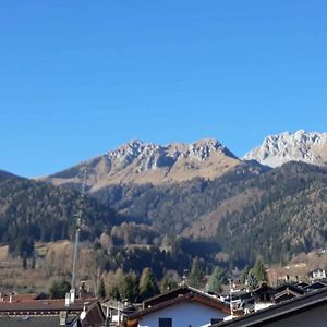 Borno, Appartamento Nel Centro Del Paese Exterior photo