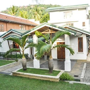 Surathura Homestay Kurunegala Exterior photo