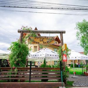 La Pădure Pensiune-Restaurant Novaci Străini Exterior photo