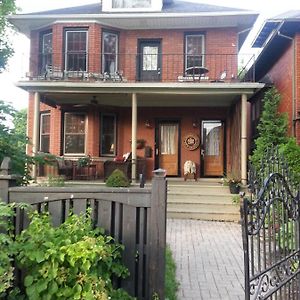 A Hidden Gem Bed And Breakfast Windsor Exterior photo