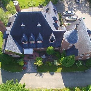 Chateau Murdock Gite Et Esthetique 1950 Hotel Chicoutimi Exterior photo